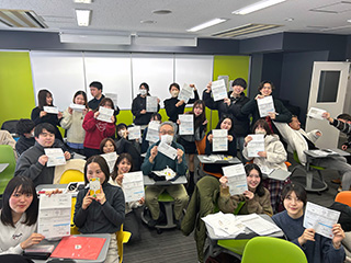 学生たちと指導の宮川先生