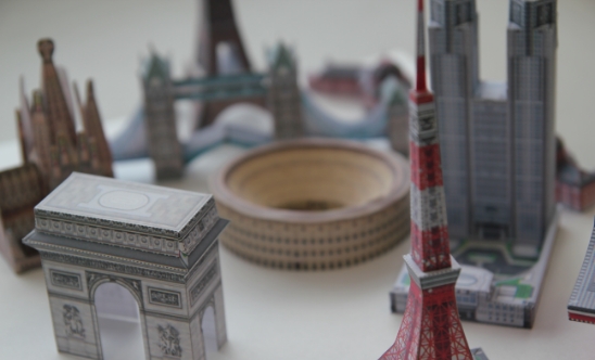 自分の手で建物のミニチュアをつくってみよう！