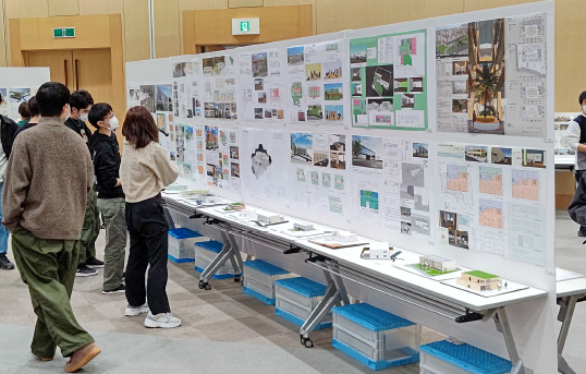 ［スペシャル企画］建築・インテリア学習成果展示会　建築系の教員と在校生による学生作品ガイドツアー開催！