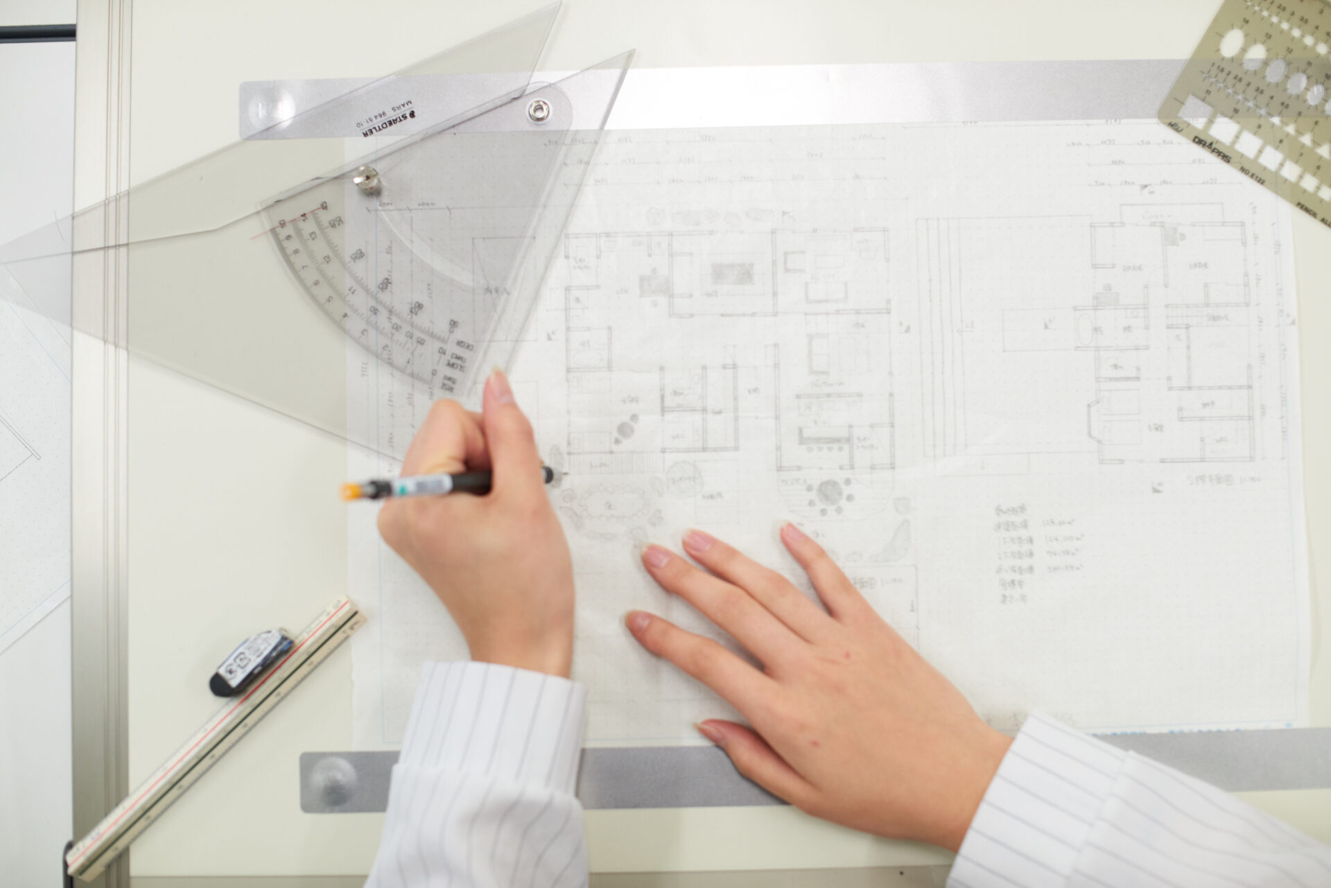 国家試験に必ず出題される手描き製図を練習しよう！有名建築士への第一歩！