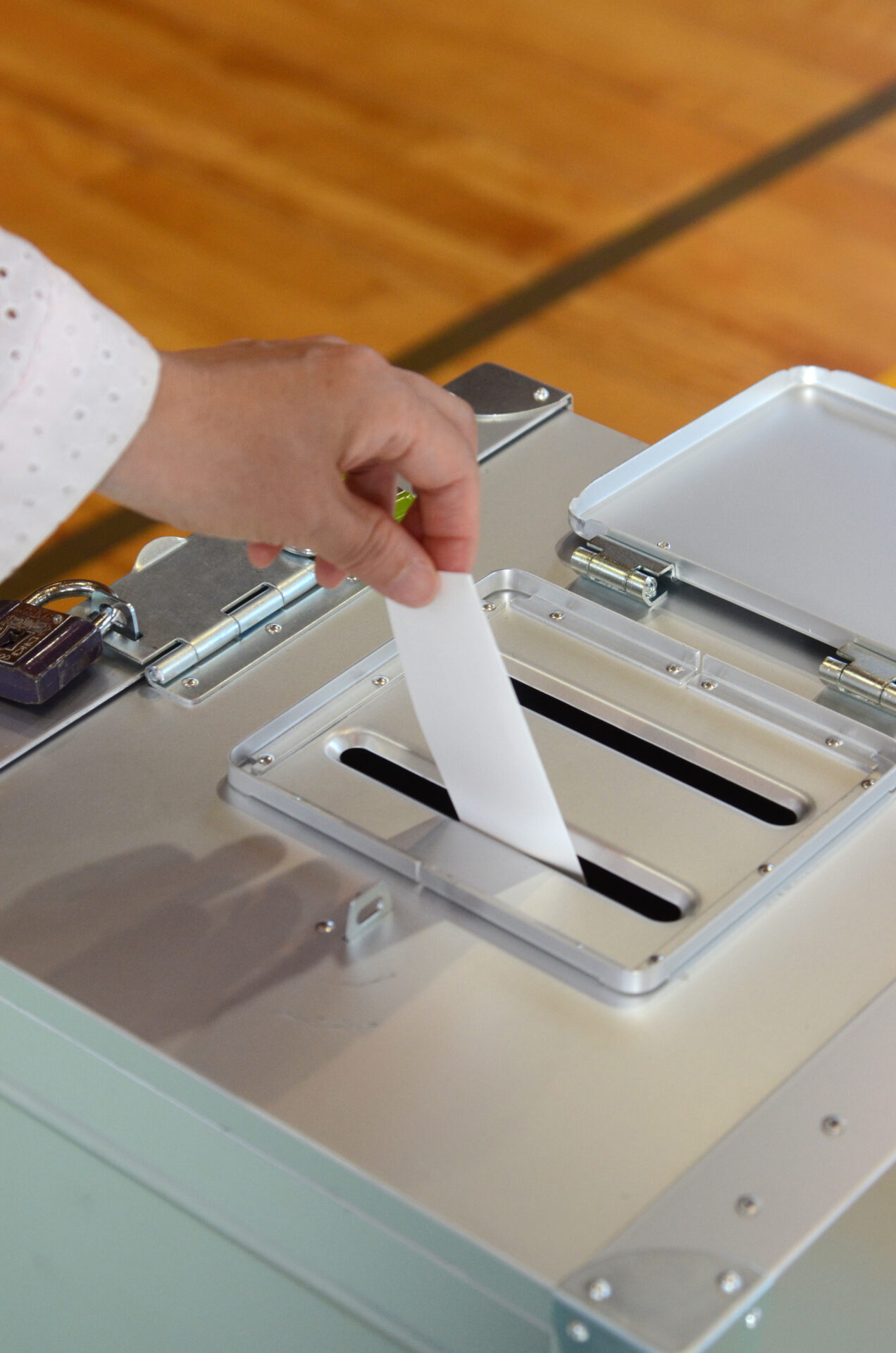 広がるデータサイエンティストの世界。選挙データを利用して政治家の戦略や市民の政治への関心を分析しよう！